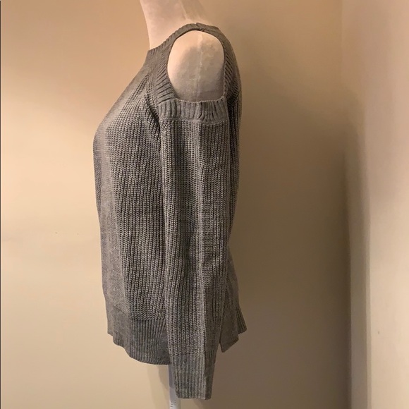 SOLD 🌺Open Shoulder Knit Sweater - Picture 7 of 10